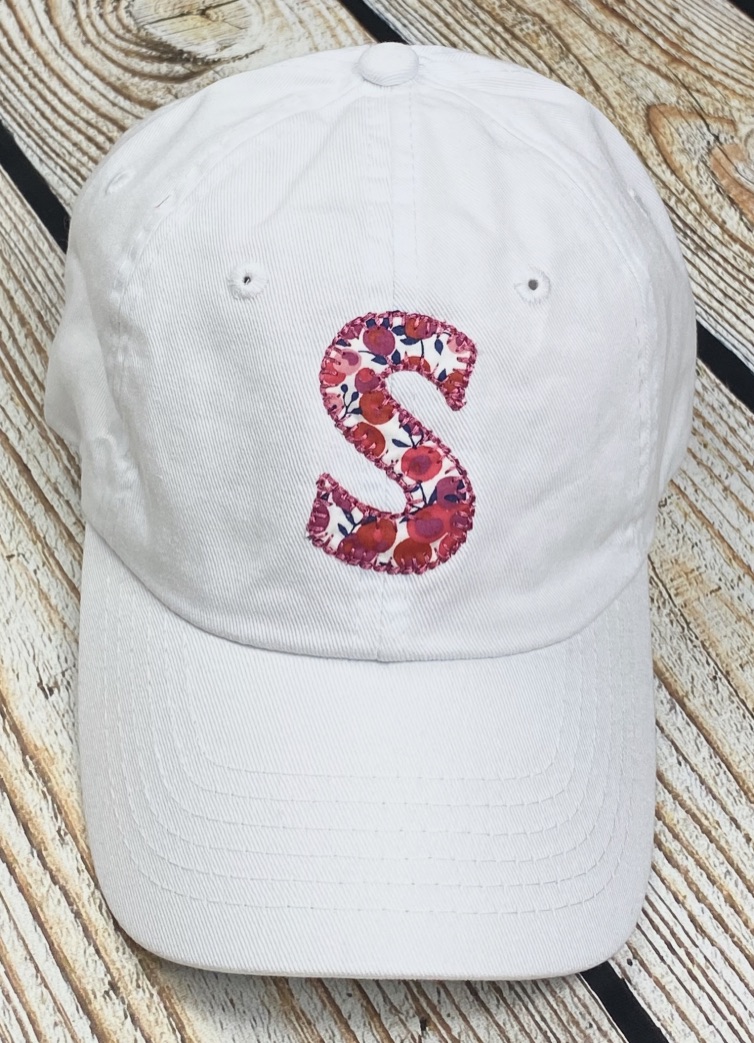 Girls Liberty "Wiltshire S" applique initial Hat- white